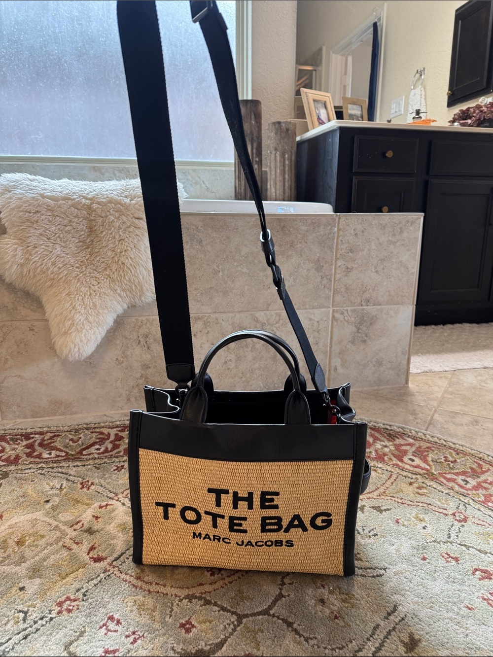 Marc Jacobs Straw Tote Bag with Black Trim and Logo - Picture 2 of 6